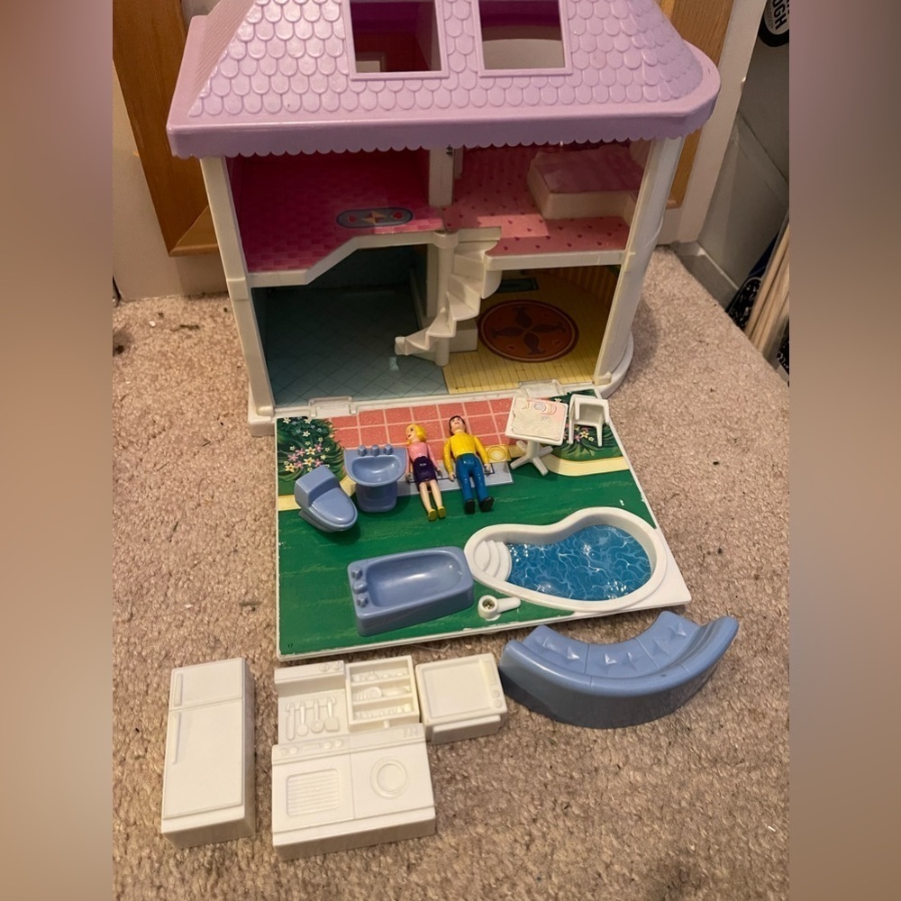 Vintage Blue-Box Toys Portable Dream House Doll House 4 Rooms & Extras